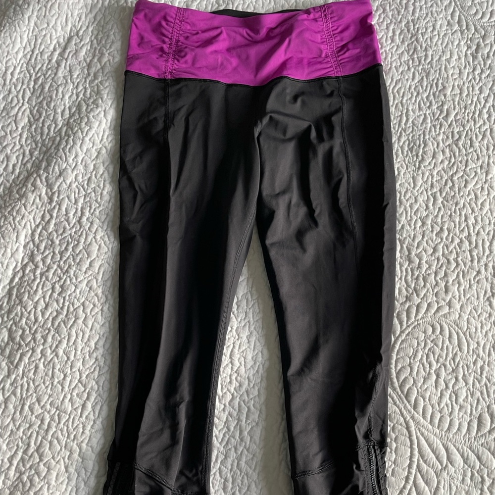 Lululemon Crop in luxtreme fabric
